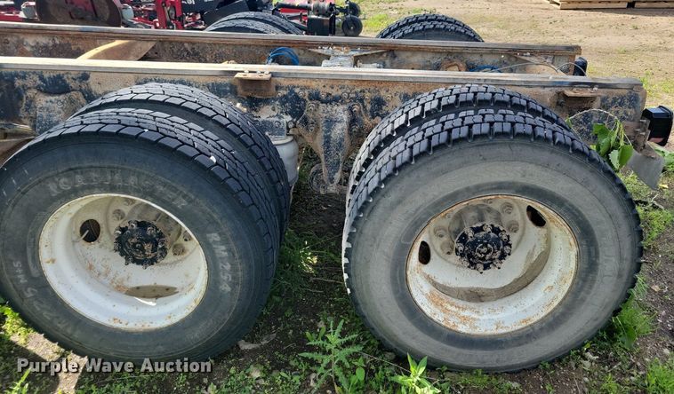 image for item KB9035 2003 Freightliner  FL112 truck cab and chassis