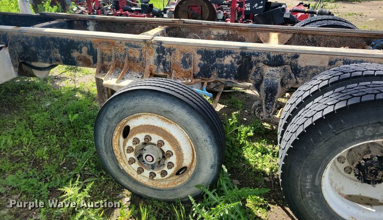 image for item KB9035 2003 Freightliner  FL112 truck cab and chassis