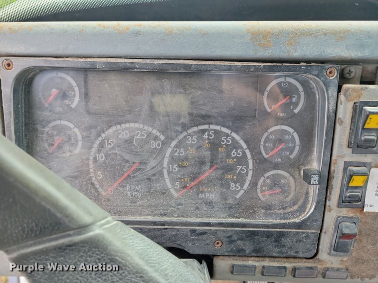 image for item KB9035 2003 Freightliner  FL112 truck cab and chassis