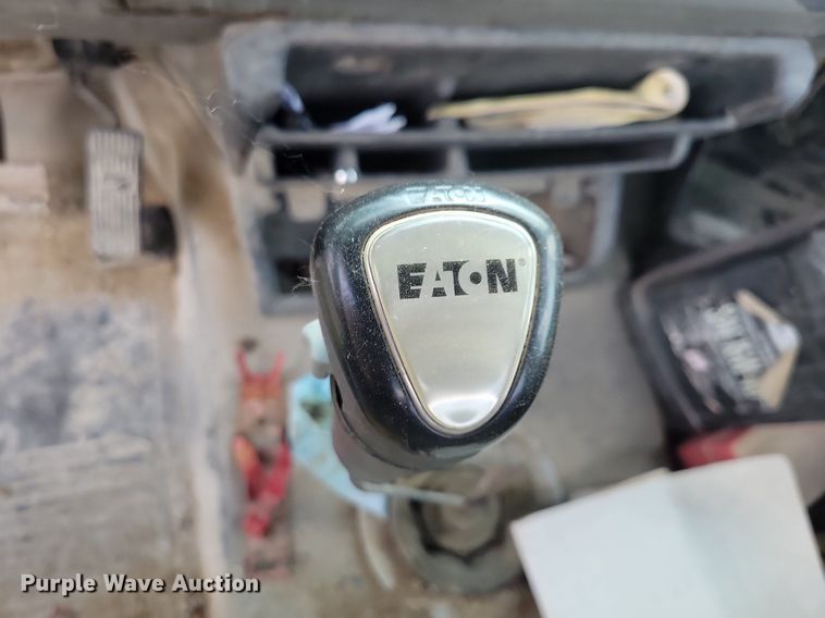 image for item KB9035 2003 Freightliner  FL112 truck cab and chassis