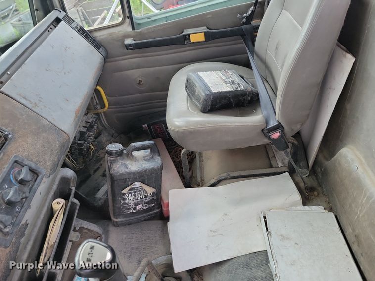 image for item KB9035 2003 Freightliner  FL112 truck cab and chassis