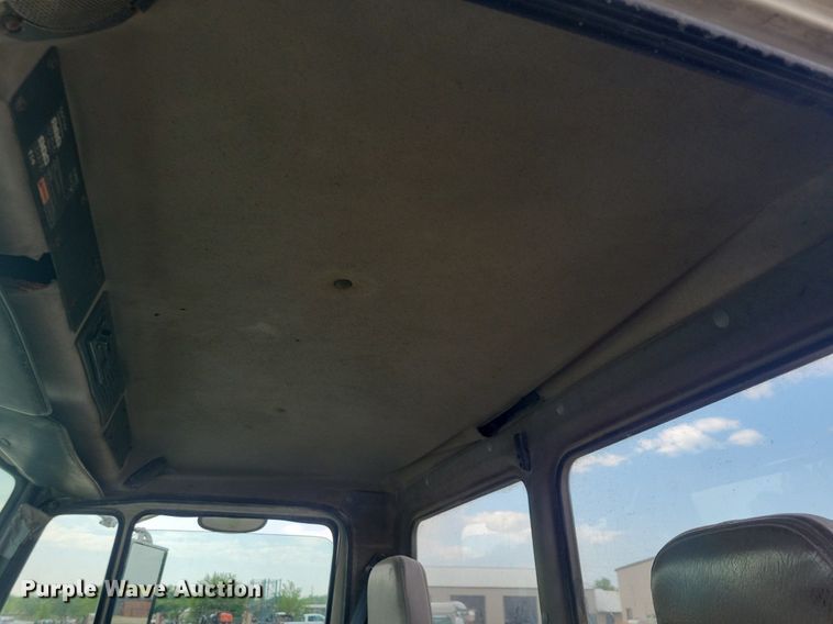 image for item KB9035 2003 Freightliner  FL112 truck cab and chassis