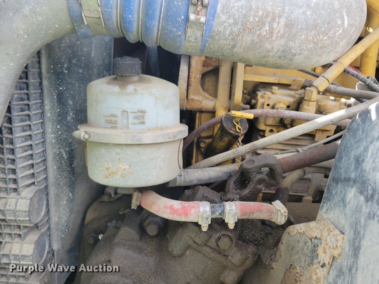 image for item KB9035 2003 Freightliner  FL112 truck cab and chassis