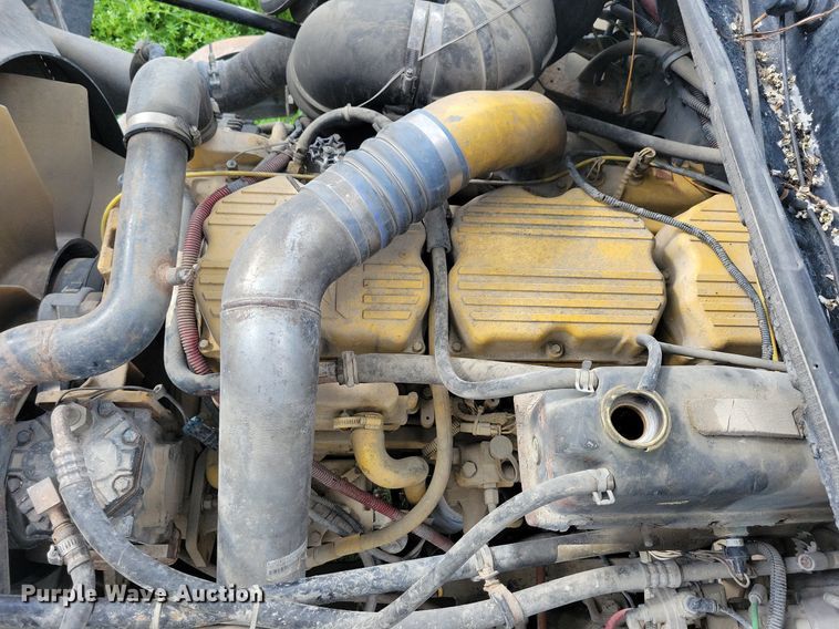 image for item KB9035 2003 Freightliner  FL112 truck cab and chassis