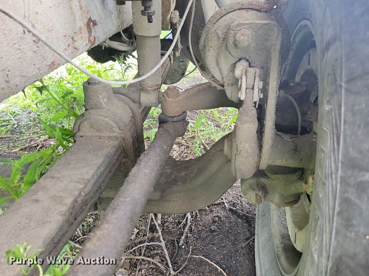 image for item KB9035 2003 Freightliner  FL112 truck cab and chassis