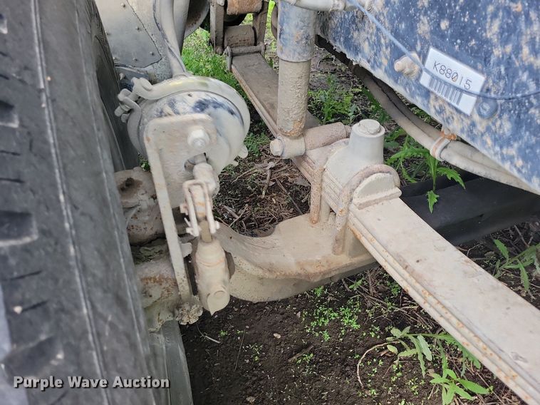 image for item KB9035 2003 Freightliner  FL112 truck cab and chassis