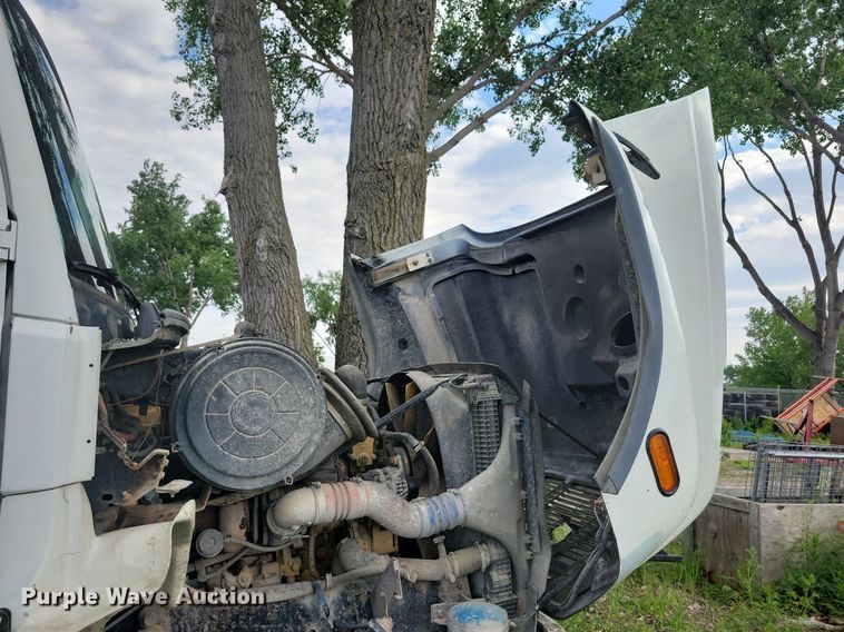 image for item KB9035 2003 Freightliner  FL112 truck cab and chassis