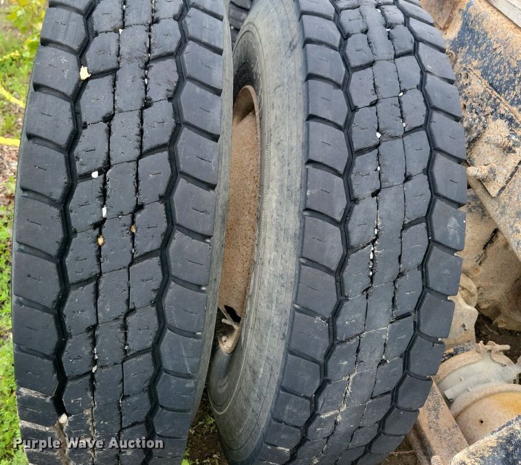 image for item KB9035 2003 Freightliner  FL112 truck cab and chassis