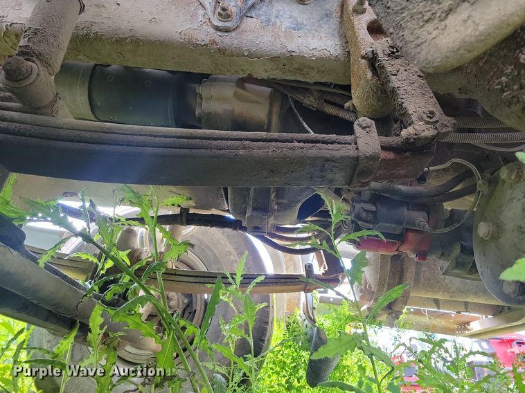 image for item KB9035 2003 Freightliner  FL112 truck cab and chassis