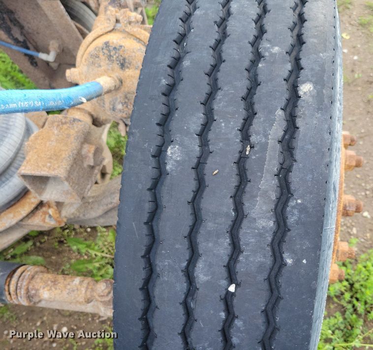 image for item KB9035 2003 Freightliner  FL112 truck cab and chassis