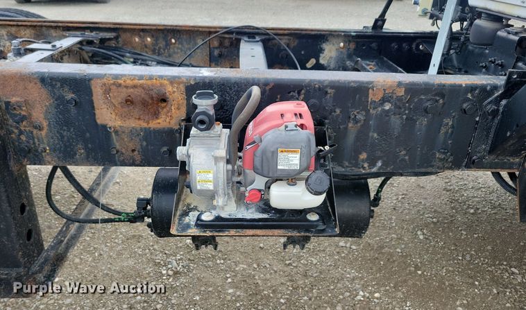 image for item KB9038 1996 Freightliner  FL112 truck cab and chassis