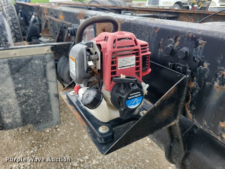 image for item KB9038 1996 Freightliner  FL112 truck cab and chassis