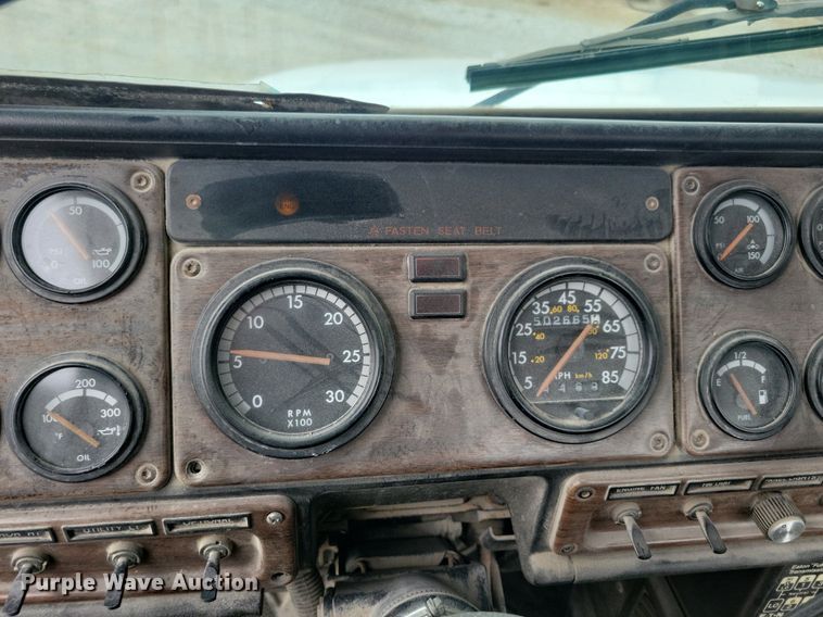 image for item KB9038 1996 Freightliner  FL112 truck cab and chassis