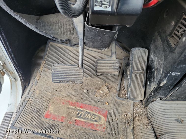 image for item KB9038 1996 Freightliner  FL112 truck cab and chassis