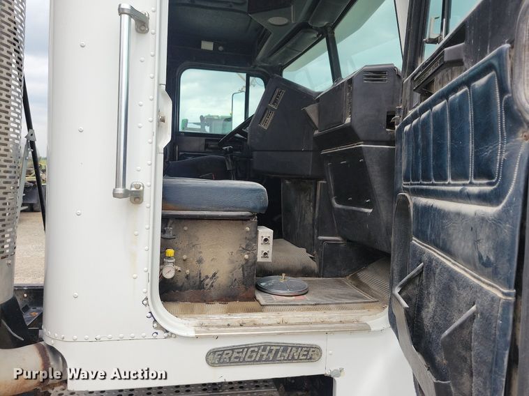 image for item KB9038 1996 Freightliner  FL112 truck cab and chassis