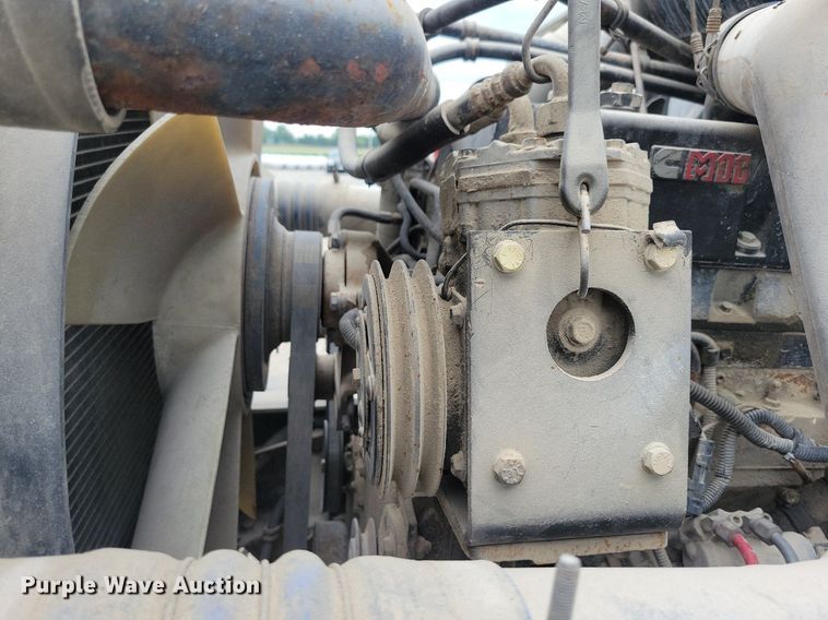image for item KB9038 1996 Freightliner  FL112 truck cab and chassis