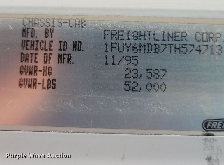 image for item KB9038 1996 Freightliner  FL112 truck cab and chassis