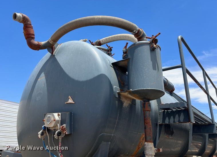 image for item LU9875 2008 Jack County Tank vacuum trailer