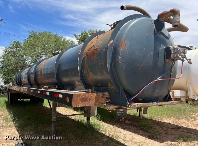 image for item LU9876 2011 Tiger vacuum trailer