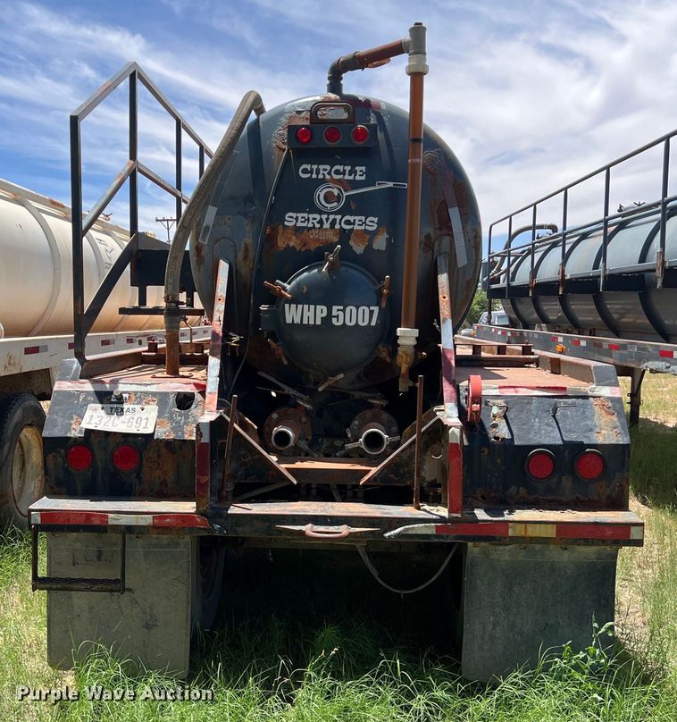 image for item LU9876 2011 Tiger vacuum trailer