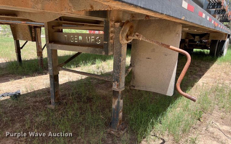 image for item LU9876 2011 Tiger vacuum trailer