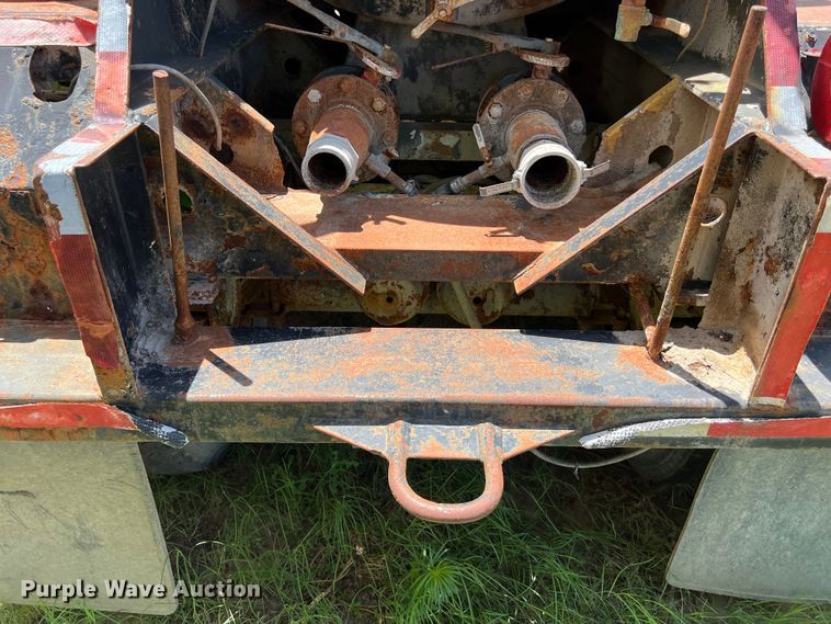 image for item LU9876 2011 Tiger vacuum trailer