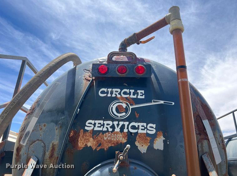 image for item LU9876 2011 Tiger vacuum trailer