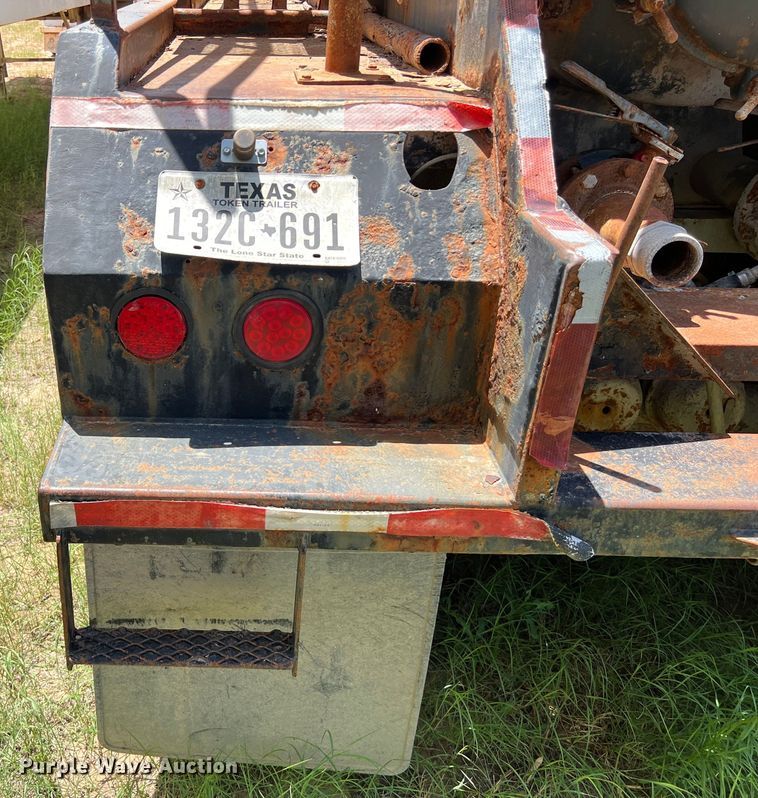 image for item LU9876 2011 Tiger vacuum trailer