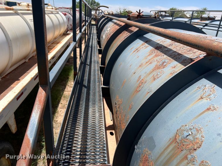 image for item LU9876 2011 Tiger vacuum trailer