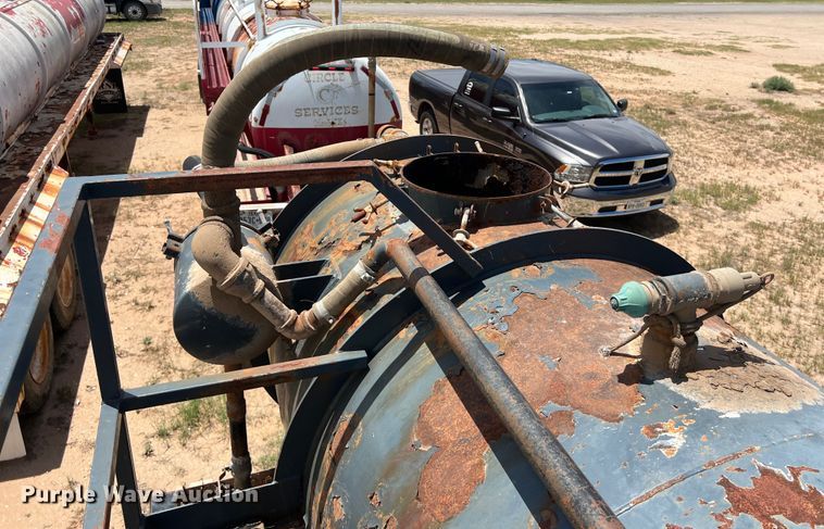 image for item LU9876 2011 Tiger vacuum trailer