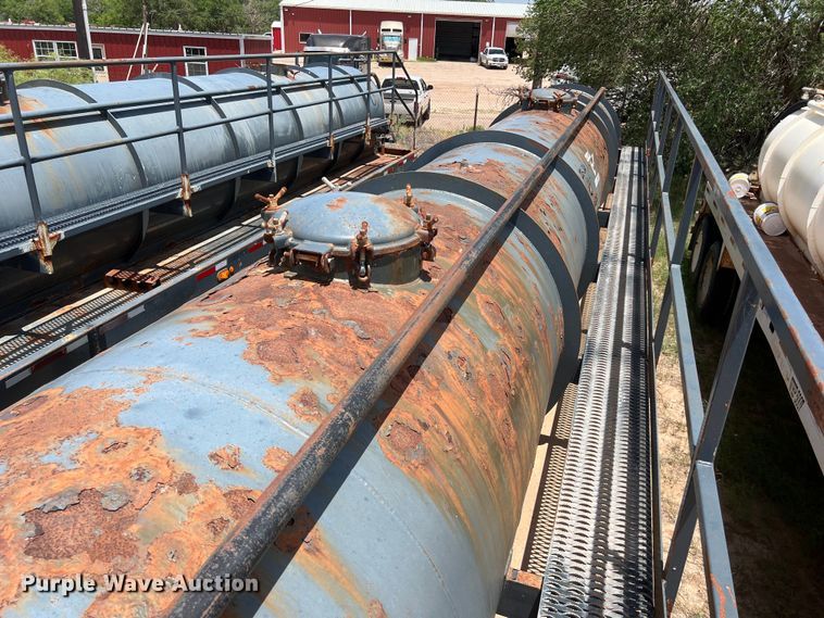 image for item LU9876 2011 Tiger vacuum trailer