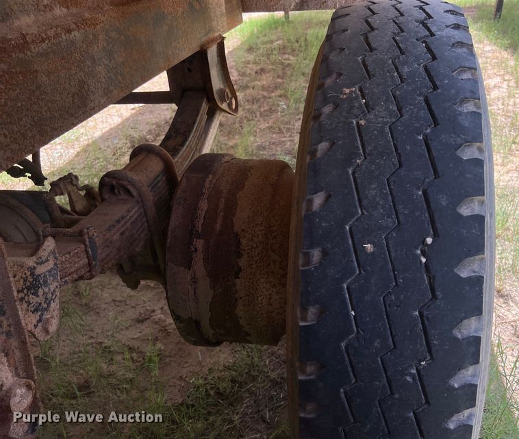 image for item LU9876 2011 Tiger vacuum trailer