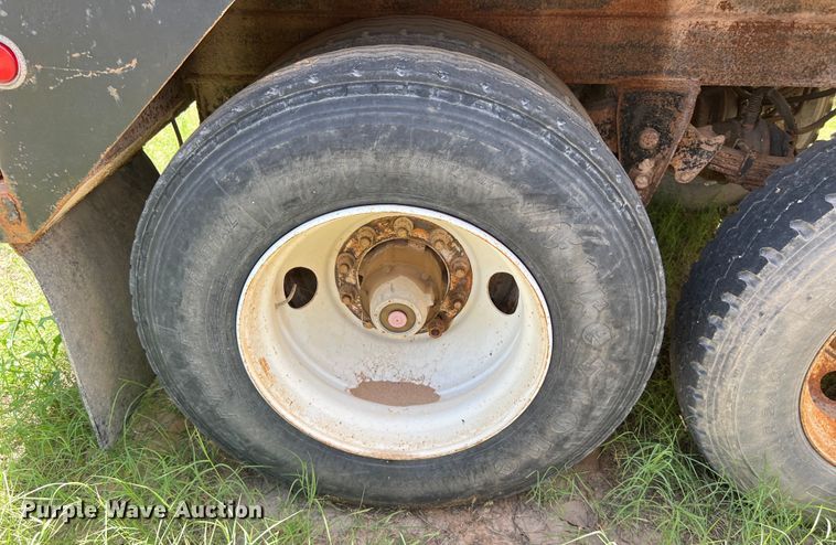 image for item LU9876 2011 Tiger vacuum trailer