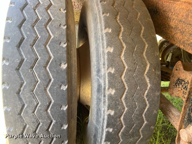 image for item LU9876 2011 Tiger vacuum trailer