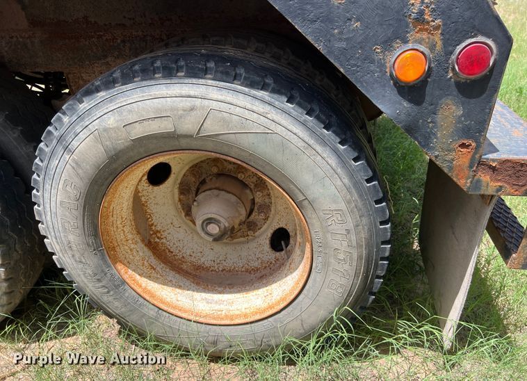 image for item LU9876 2011 Tiger vacuum trailer