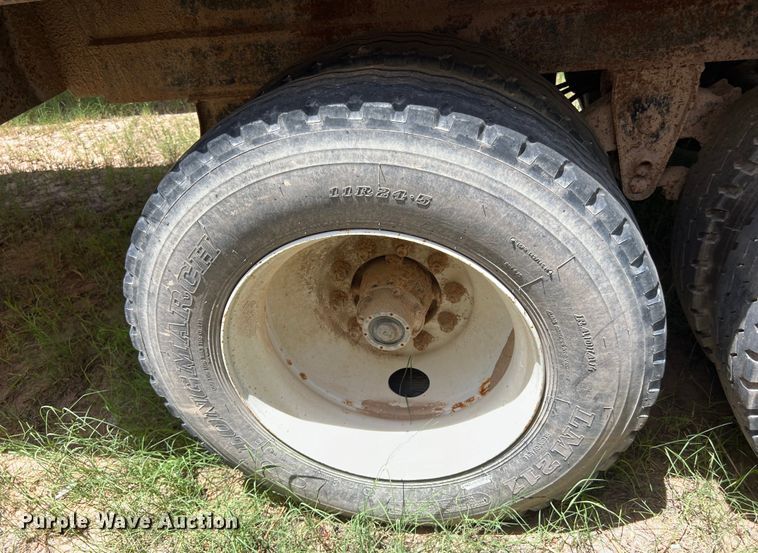 image for item LU9876 2011 Tiger vacuum trailer