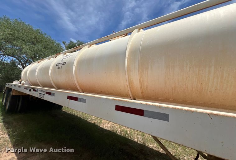 image for item LU9877 2006 Troxell vacuum trailer