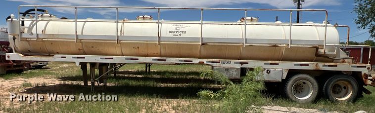 image for item LU9877 2006 Troxell vacuum trailer