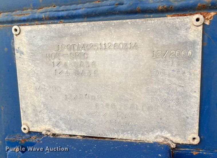 image for item LU9879 2001 Pioneer vacuum trailer