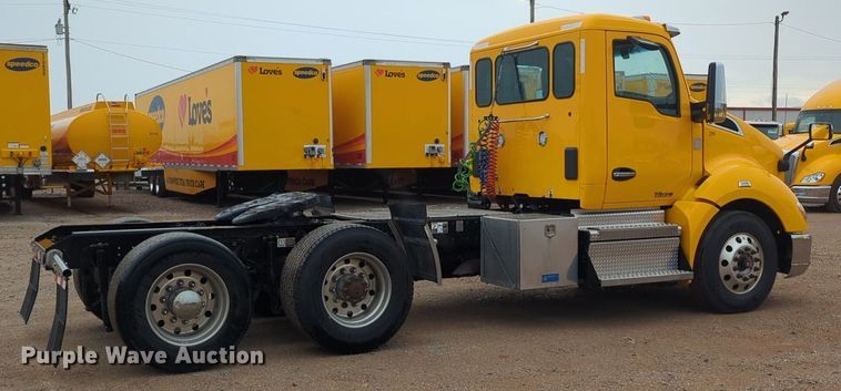 image for item NG9827 2020 Kenworth T680 semi truck