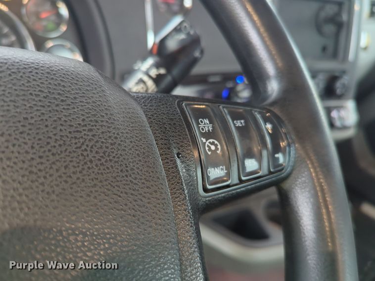 image for item NG9827 2020 Kenworth T680 semi truck