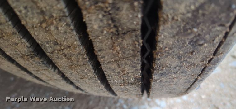 image for item NG9827 2020 Kenworth T680 semi truck