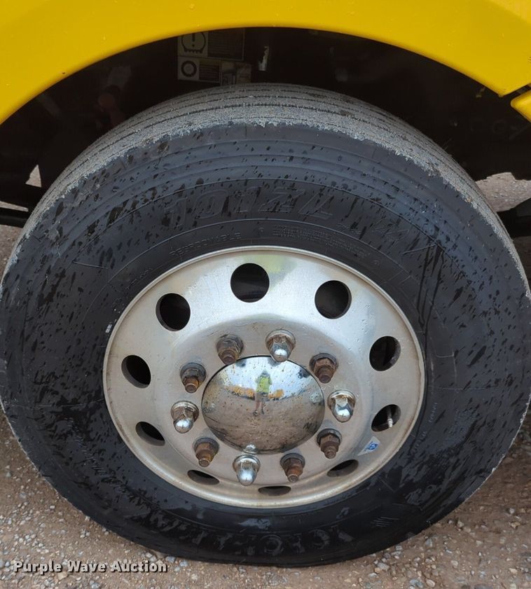 image for item NG9827 2020 Kenworth T680 semi truck