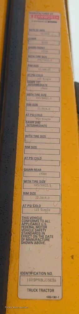 image for item NG9827 2020 Kenworth T680 semi truck