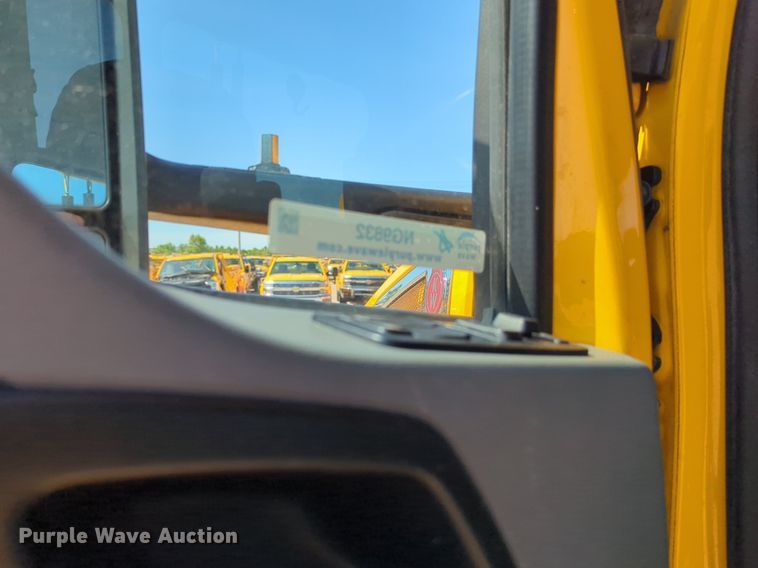 image for item NG9832 2020 Kenworth  T680 semi truck