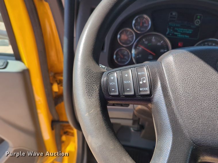 image for item NG9832 2020 Kenworth  T680 semi truck