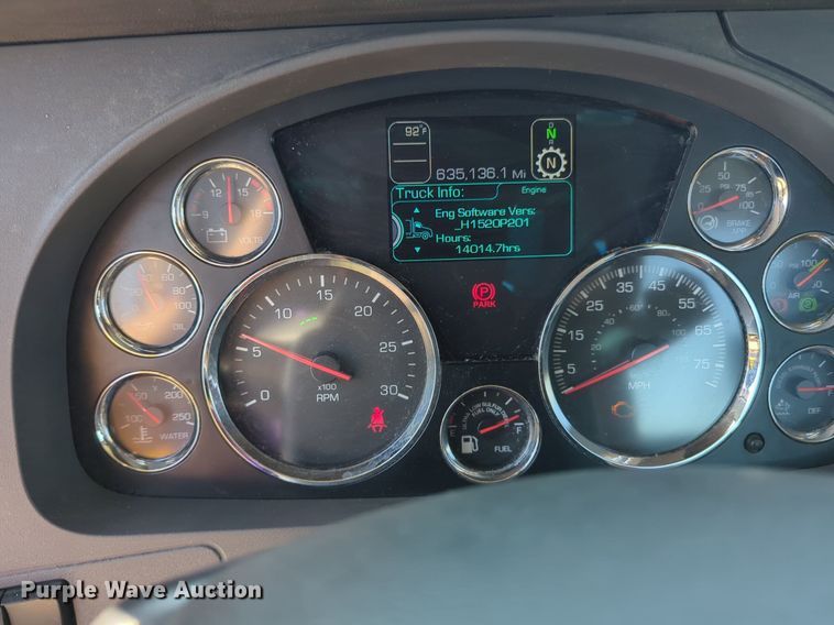 image for item NG9832 2020 Kenworth  T680 semi truck