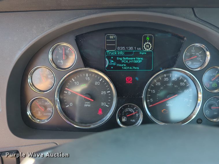 image for item NG9832 2020 Kenworth  T680 semi truck