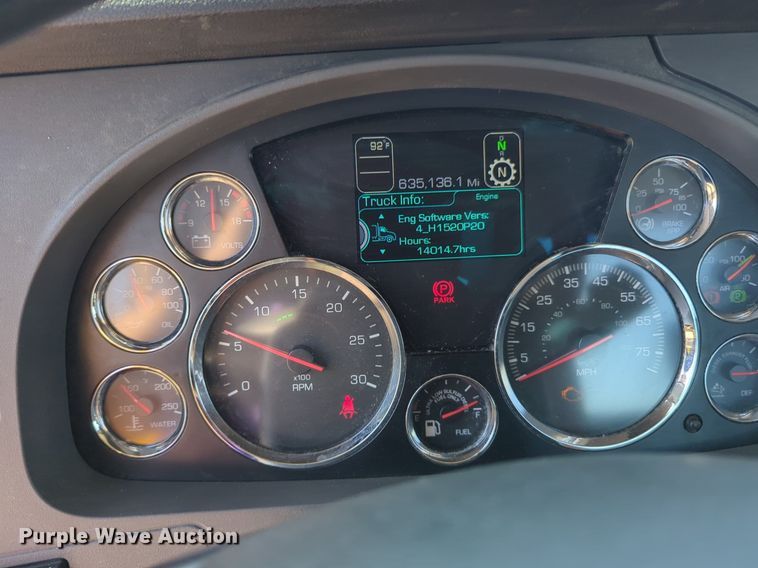 image for item NG9832 2020 Kenworth  T680 semi truck