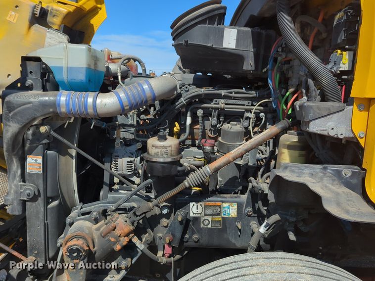 image for item NG9832 2020 Kenworth  T680 semi truck